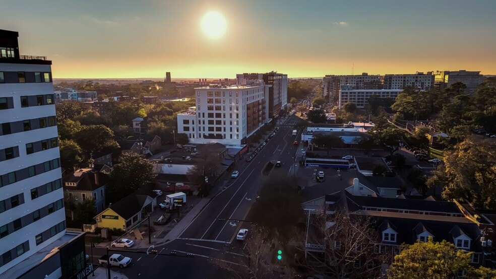 More Photos Of 1017 W University Ave, Gainesville Storefront Retail Office For Sale