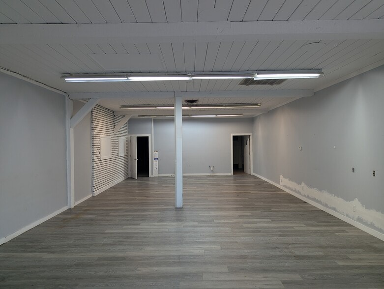 More Photos Of 6926 N University St, Peoria General Retail For Lease