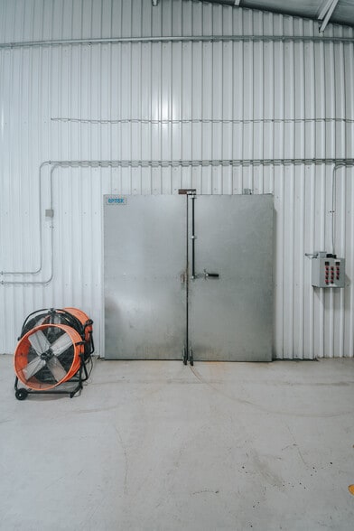 More Photos Of 13102 N Navarro St, Victoria Flex For Lease