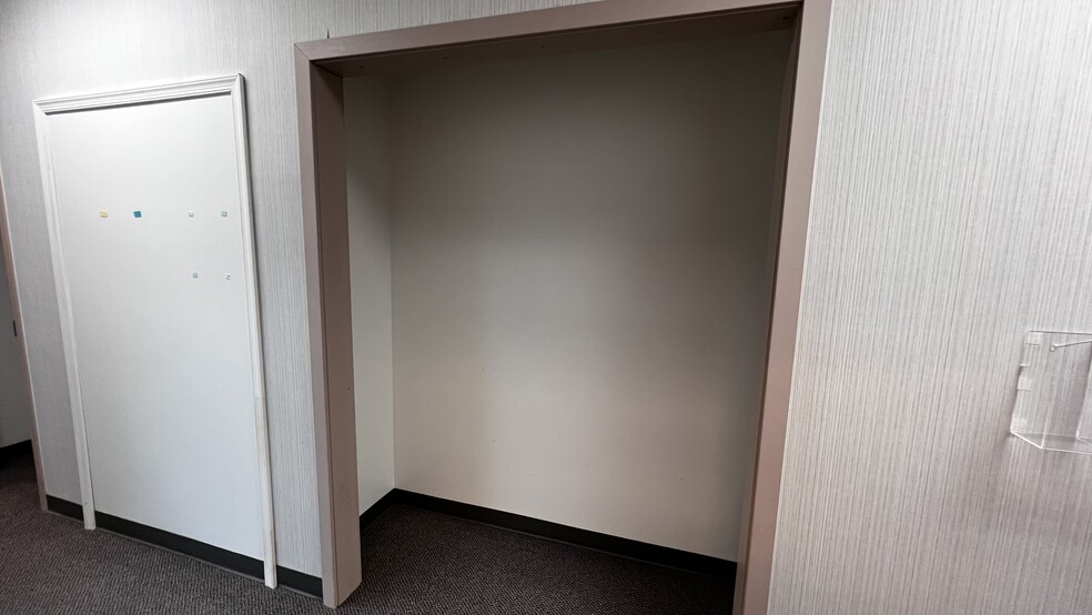 More Photos Of 2100 Ferry St, Easton Medical For Lease