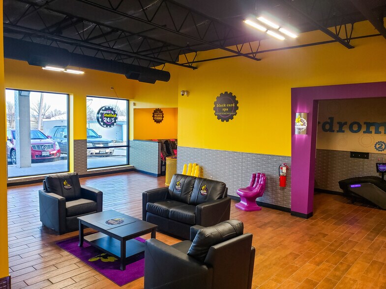 More Photos Of 1050-1056 S Bishop Ave, Rolla Storefront For Sale