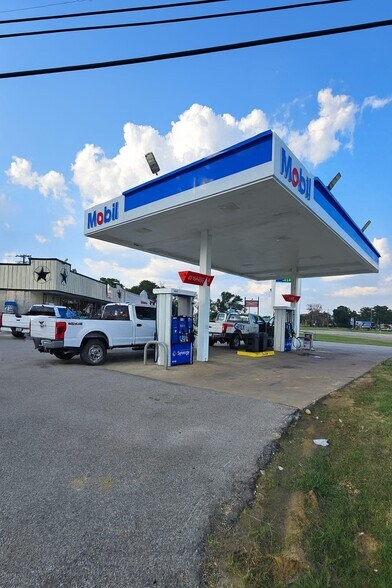 Primary Photo Of 1272 Loop 304 E, Crockett General Retail For Sale