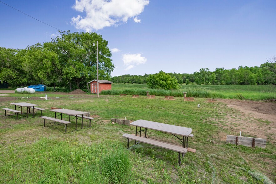 More Photos Of 14351 NE 78th St, Foley Restaurant For Sale