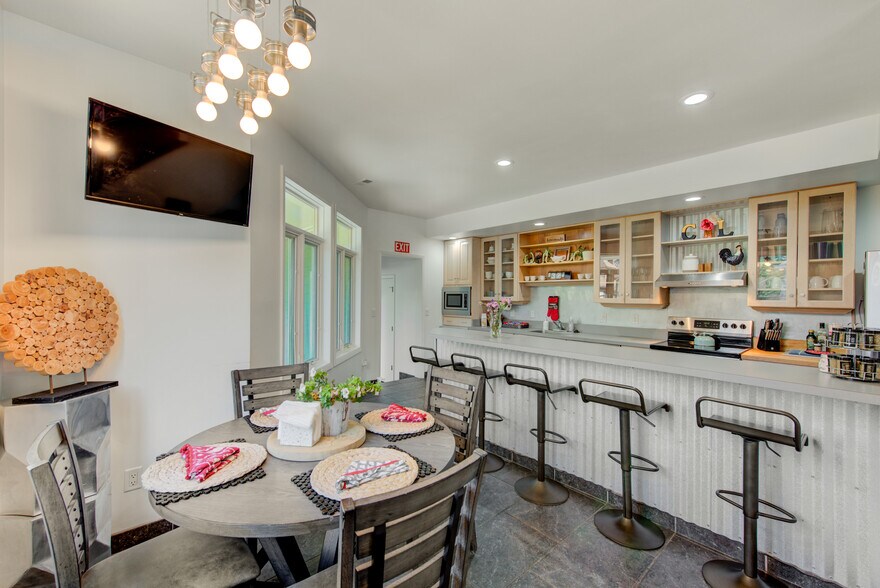 More Photos Of 396 Probasco St, Cincinnati Apartments For Sale