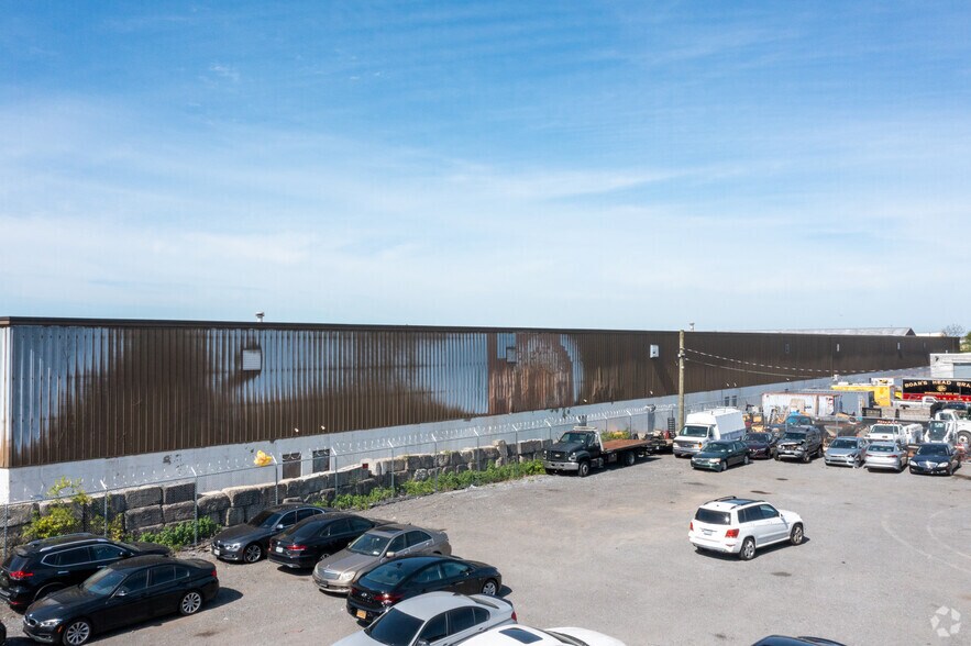 More Photos Of 3563-3577 Maple Ct, Oceanside Warehouse For Lease