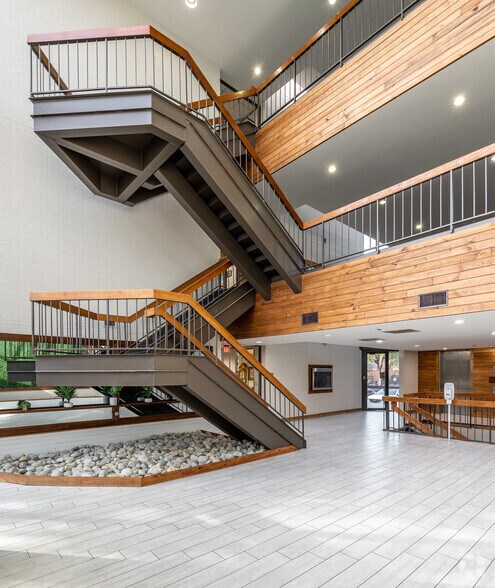 More Photos Of 13747 Montfort Dr, Dallas Loft Creative Space For Lease