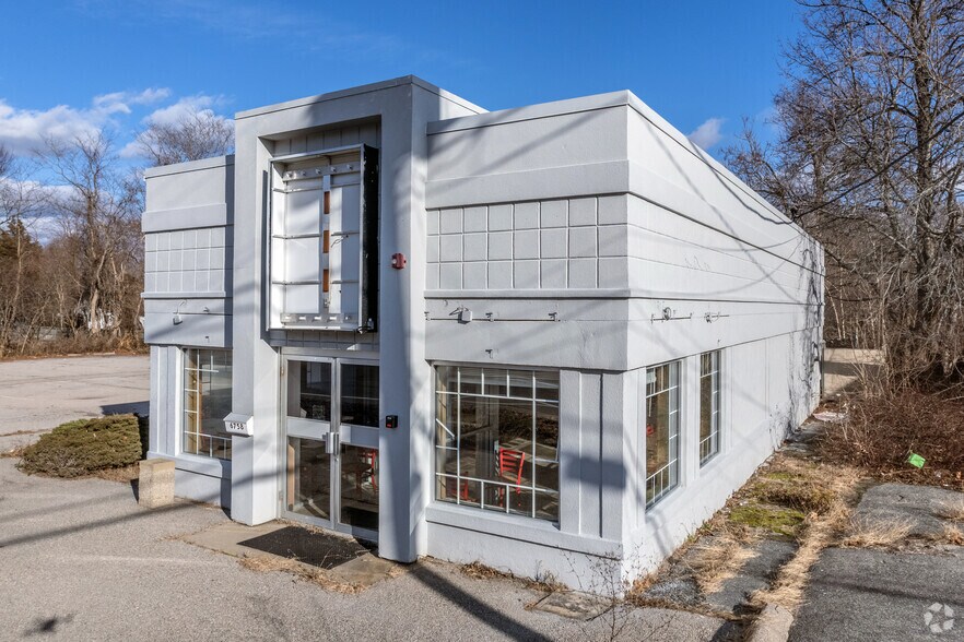 Primary Photo Of 6758 Post Rd, North Kingstown Fast Food For Sale