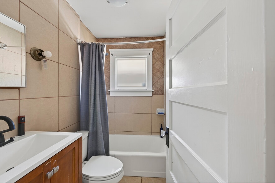 More Photos Of 2091 Locust Rd, Montrose Apartments For Sale