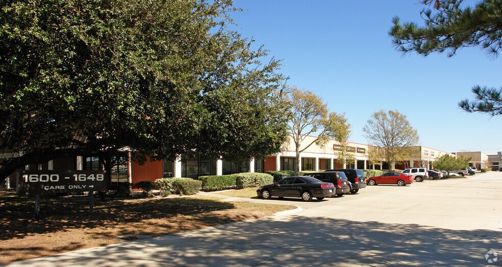 More Photos Of 1700-1750 W Sam Houston Pky N, Houston Unknown For Lease