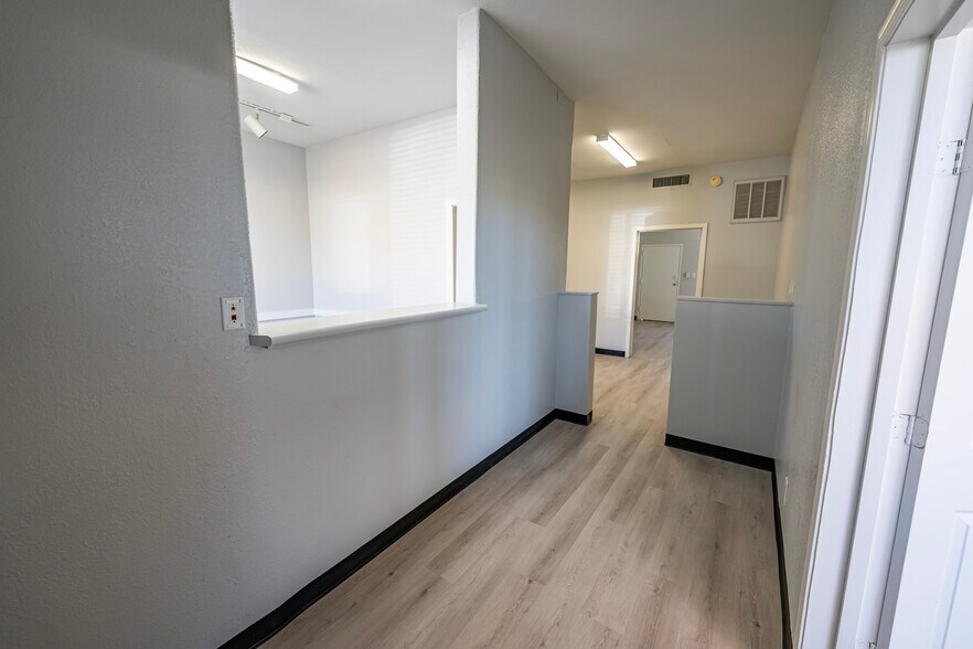 More Photos Of 1200 E Andy Devine Ave, Kingman Office For Sale