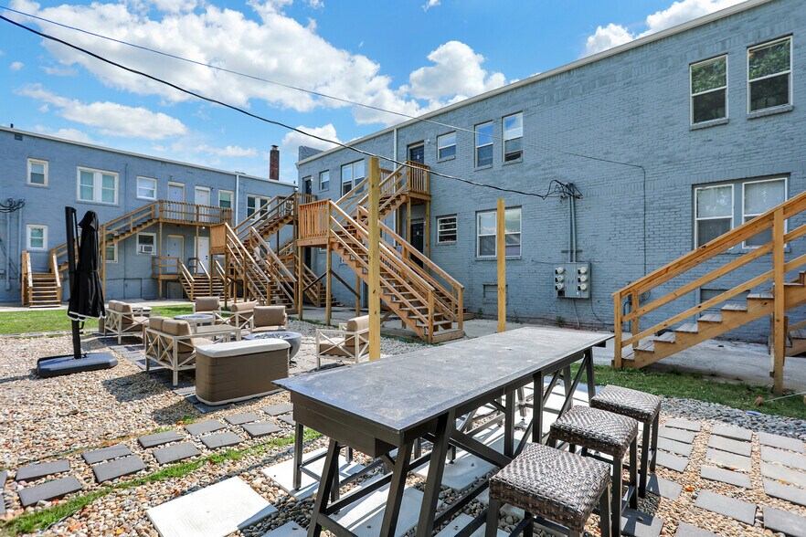 More Photos Of 1918 W Washington St, Indianapolis Apartments For Sale