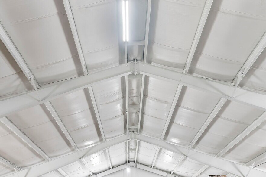 More Photos Of 721 N 2nd St, Rogers General Retail For Lease