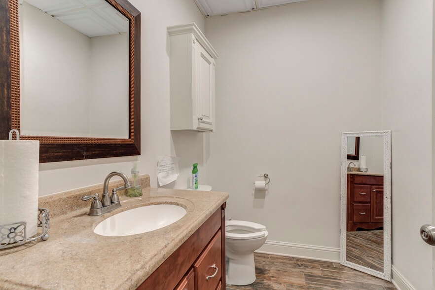 More Photos Of 1312 Texas Ave, Lubbock Office For Sale