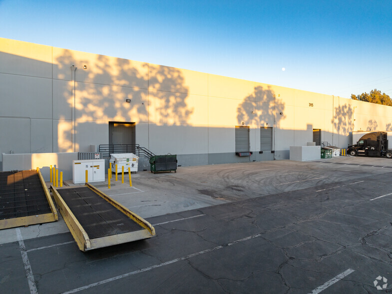 More Photos Of 365 Cloverleaf Dr, Baldwin Park Unknown For Lease