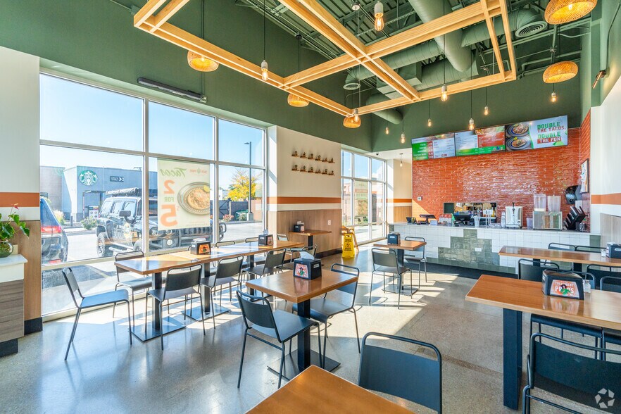 More Photos Of 2830 Mannheim Rd, Franklin Park Storefront For Sale