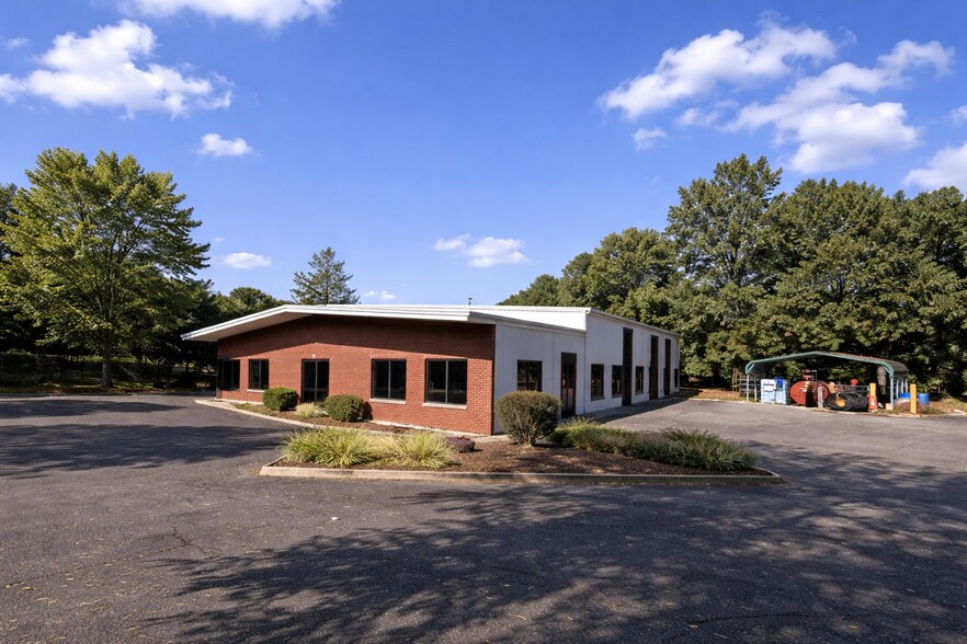 Primary Photo Of 4337 Brogdon Place Cv, Suwanee Flex For Lease