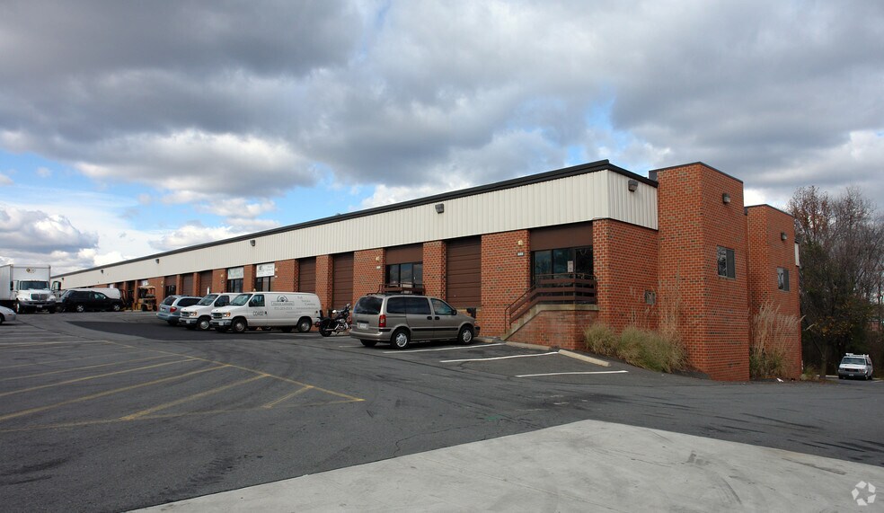 More Photos Of 504 Shaw Rd, Dulles Warehouse For Lease