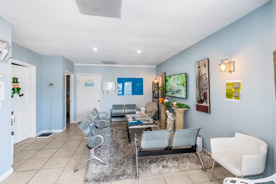 More Photos Of 1615 14th Ave, Vero Beach Medical For Sale