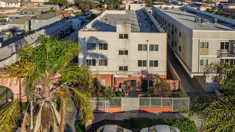 More Photos Of 6332 Brynhurst Ave, Los Angeles Apartments For Sale