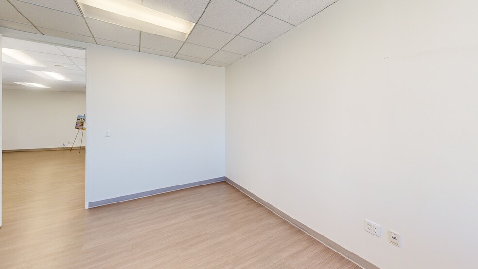 More Photos Of 21515 Hawthorne Blvd, Torrance Unknown For Lease