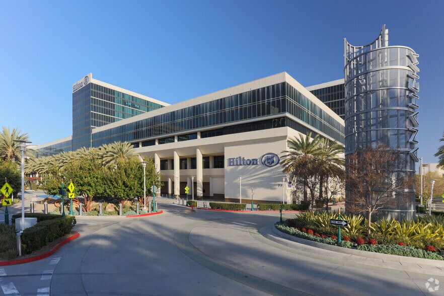 More Photos Of 777 W Convention Way, Anaheim Hotel For Lease