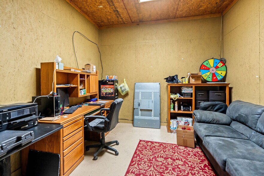 More Photos Of 5810 US Highway 259 N, Naples Freestanding For Sale