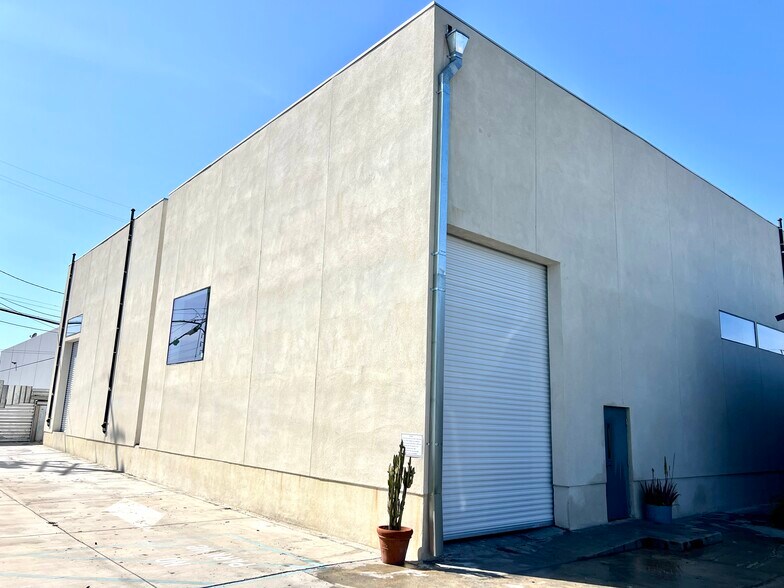 Primary Photo Of 1321 Cota Ave, Long Beach Industrial For Sale