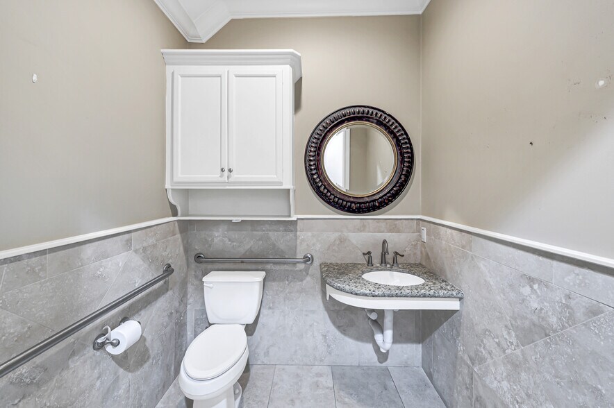 More Photos Of 607 Park Grove Dr, Katy Medical For Lease