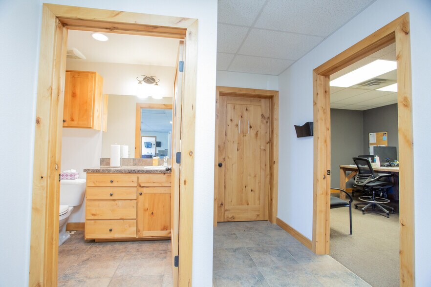 More Photos Of 4319 16th Ave W, Williston Industrial For Lease
