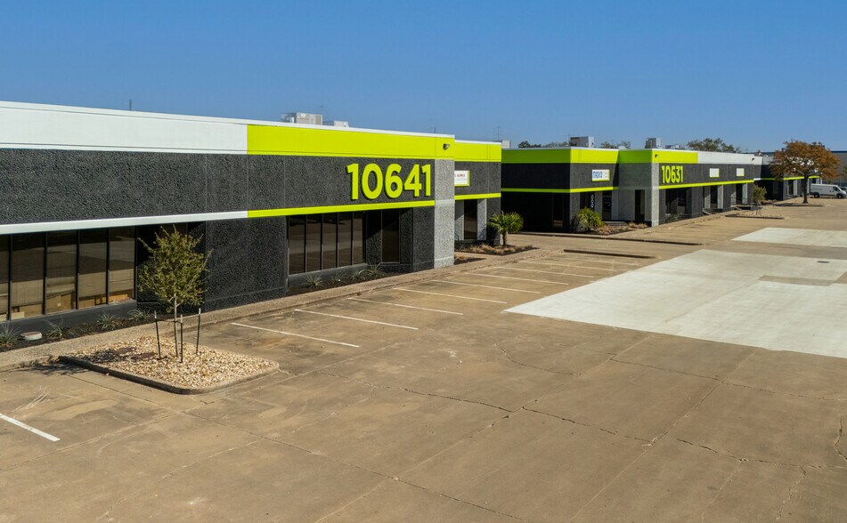 More Photos Of 10631 Harwin Dr, Houston Unknown For Lease