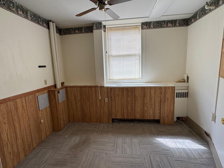 More Photos Of 45 School St, Houlton Office For Lease