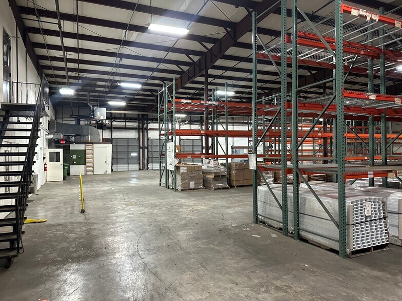 More Photos Of 1000-1008 Kieley Pl, Cincinnati Warehouse For Lease