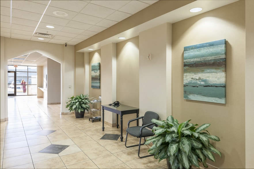 More Photos Of 6807 Emmett F. Lowry Expy, Texas City Medical For Lease
