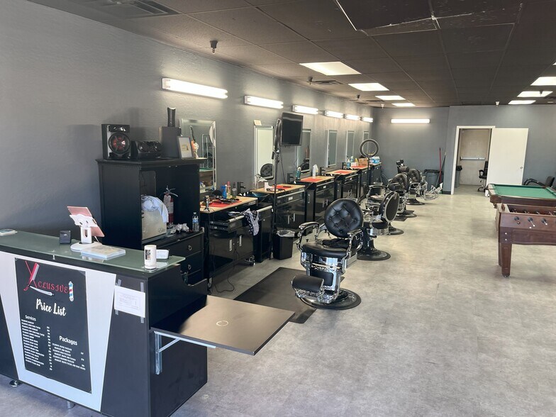 More Photos Of 13804-13816 N 51st Ave, Glendale Unknown For Lease