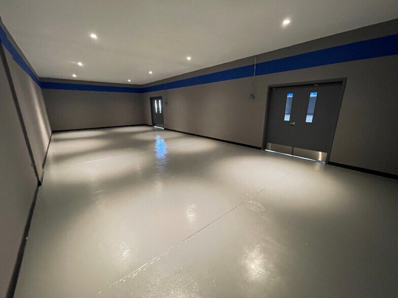 More Photos Of 830 28th St SW, Grand Rapids Freestanding For Lease