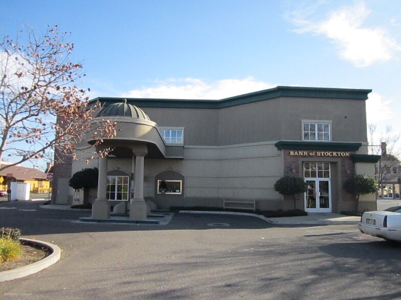 More Photos Of 346 E F St, Oakdale Bank For Sale