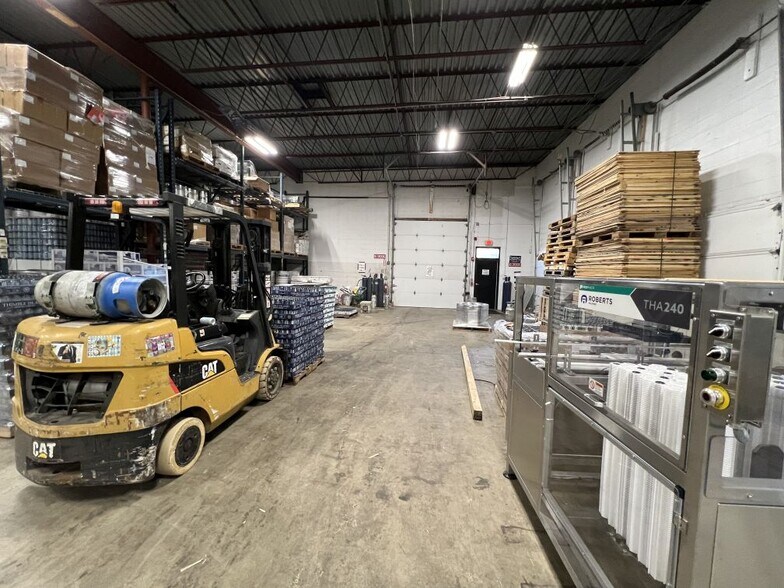 More Photos Of 16 Business Park Dr, Branford Warehouse For Sale