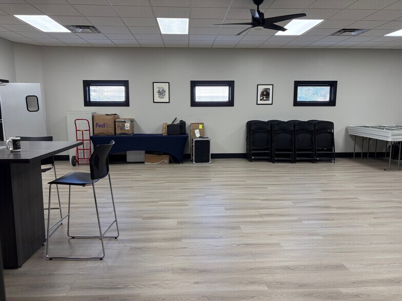 More Photos Of 1415 Shelby St, Indianapolis Office For Sale