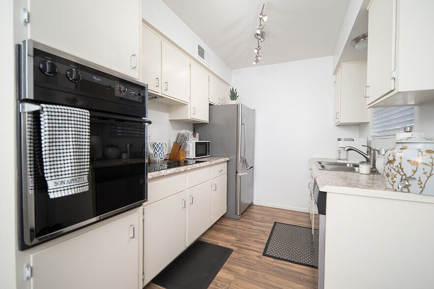 More Photos Of 3517 E Montecito Ave, Phoenix Apartments For Sale