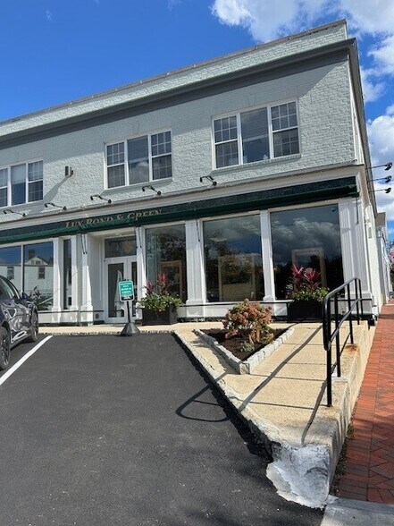 More Photos Of 136 Main St, Westport Unknown For Lease