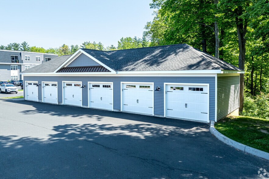 More Photos Of 280 Salmon Brook St, Granby Apartments For Sale