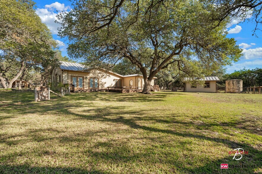 More Photos Of 39 Scenic Loop Rd, Boerne Office Residential For Lease