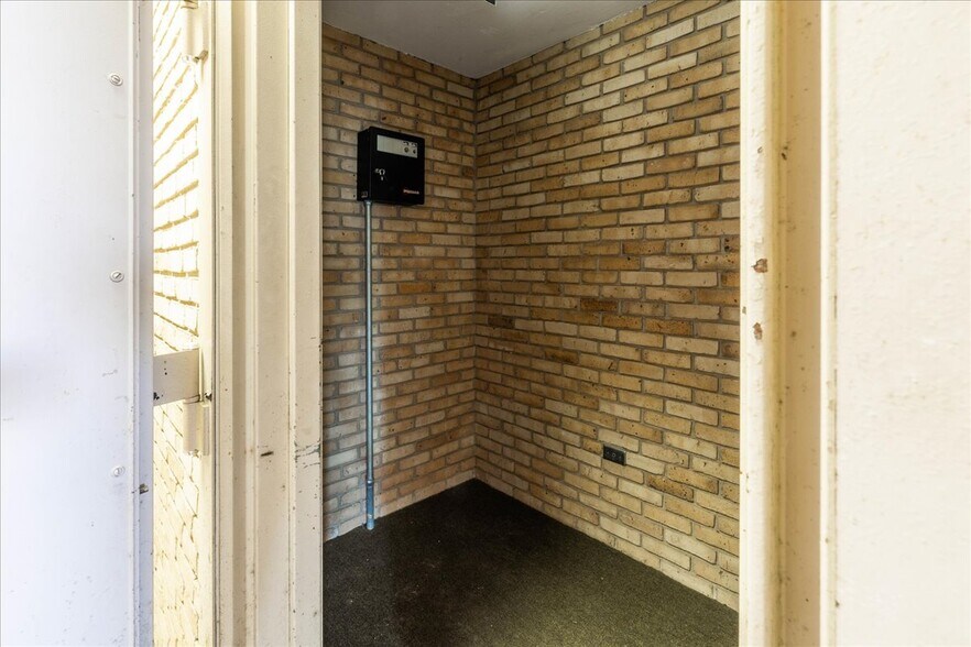 More Photos Of 6653 Church St, Riverdale Freestanding For Sale