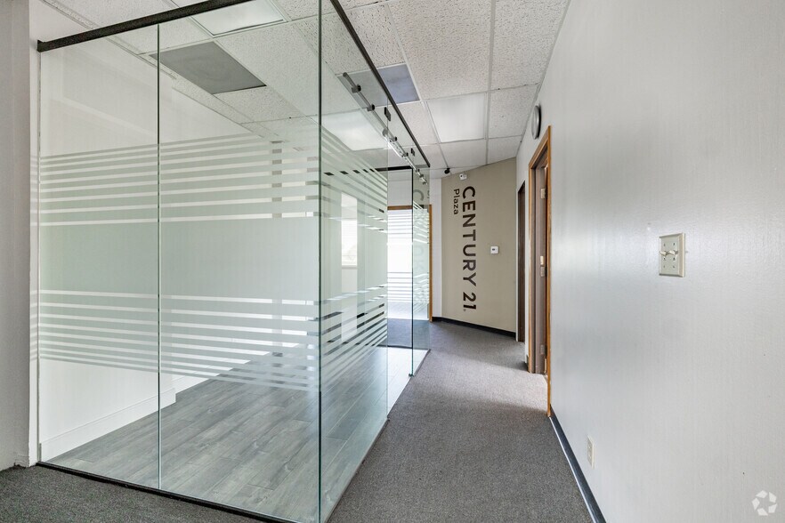 More Photos Of 15650 Devonshire St, Granada Hills Office For Lease