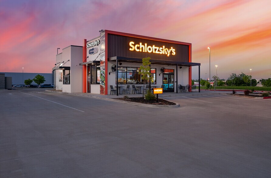 Primary Photo Of 627 SW 19th St, Moore Fast Food For Sale