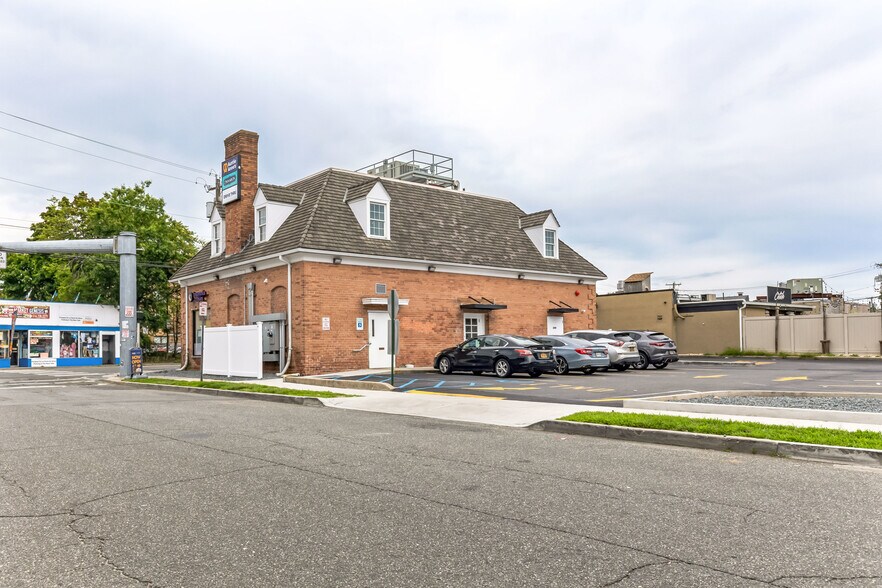 More Photos Of 730 Fulton Ave, Hempstead Restaurant For Sale