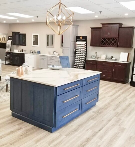 More Photos Of 254 N Broadway, Salem Storefront Retail Office For Sale