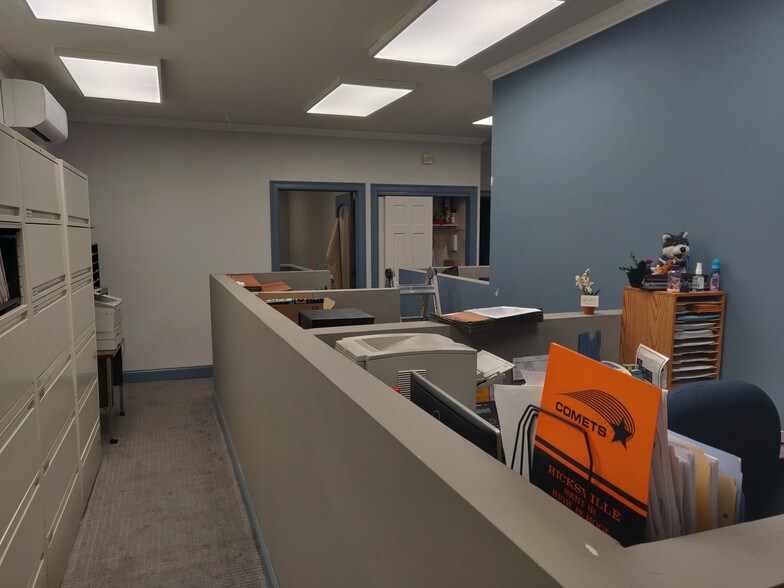 More Photos Of 64 Hilton Ave, Hempstead Office Residential For Lease