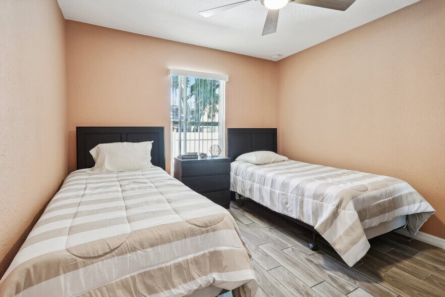 More Photos Of 201 Rosefield Ave, Leesburg Healthcare For Sale