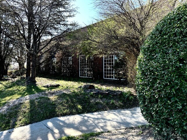 Primary Photo Of 1816 W Lindsey St, Norman Freestanding For Lease